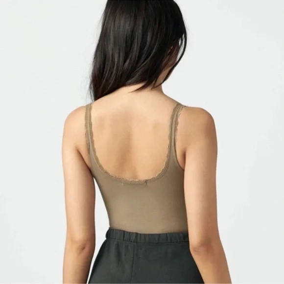 JOAH BROWN Scoop Neck Tank W/ Lace Trim, Taupe Rib, SM - Picture 4 of 11